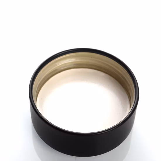 Индивидуальный левый/правый насос для лосьона внутри пружинного пластикового ребристого закрытия, размер 24/410